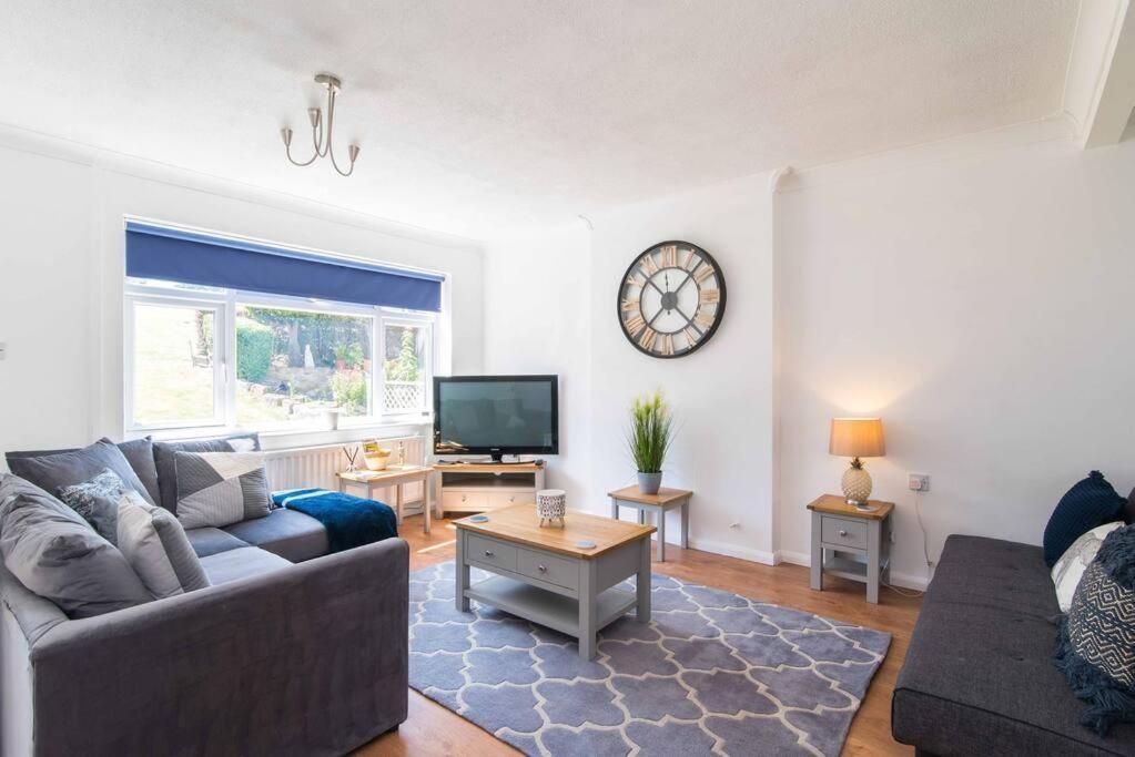 Modern Three Bedroom Home In קאסל דונינגטון מראה חיצוני תמונה